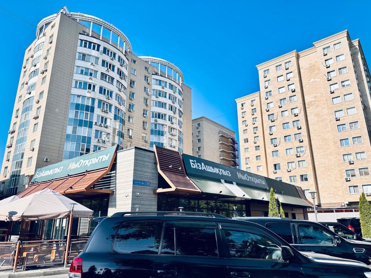 Жк Молодежный В Центре Алматы Almaty Bagian luar foto