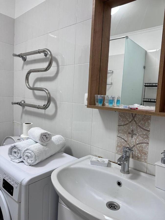 Жк Молодежный В Центре Алматы Almaty Bagian luar foto